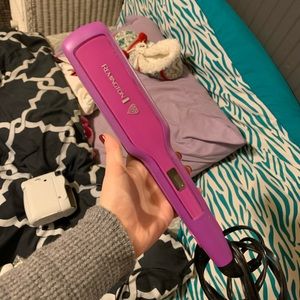 Remington pink straightener